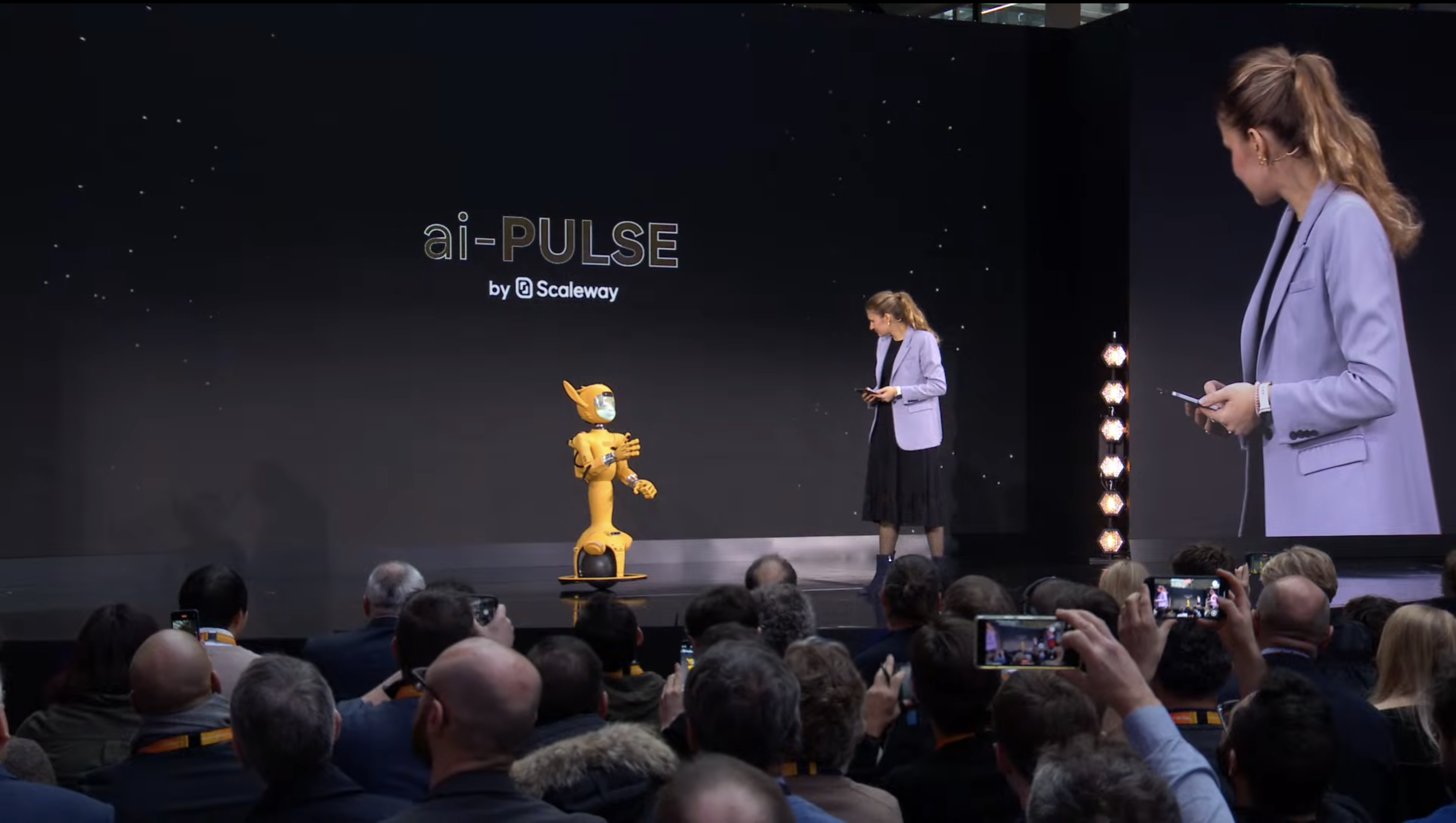 Robot Miraka sur scène